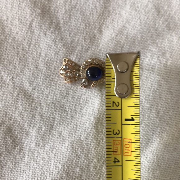 - Vintage 14k Gold Diamonds and Blue Sapphire Ribbon Shaped Tie Pin Reduce… - Picture 7 of 7
